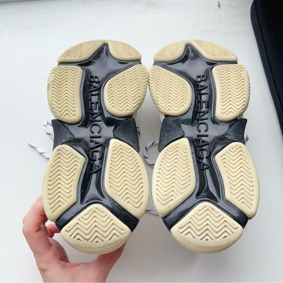 Authentic Balenciaga Triple S Low Top Chunky Sneakers EU37 - Picture 9 of 9